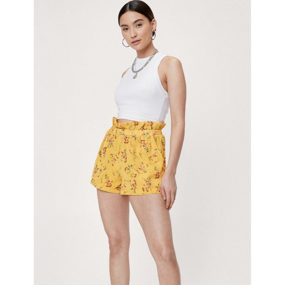 Nasty Gal Floral Print Shorts Size 4